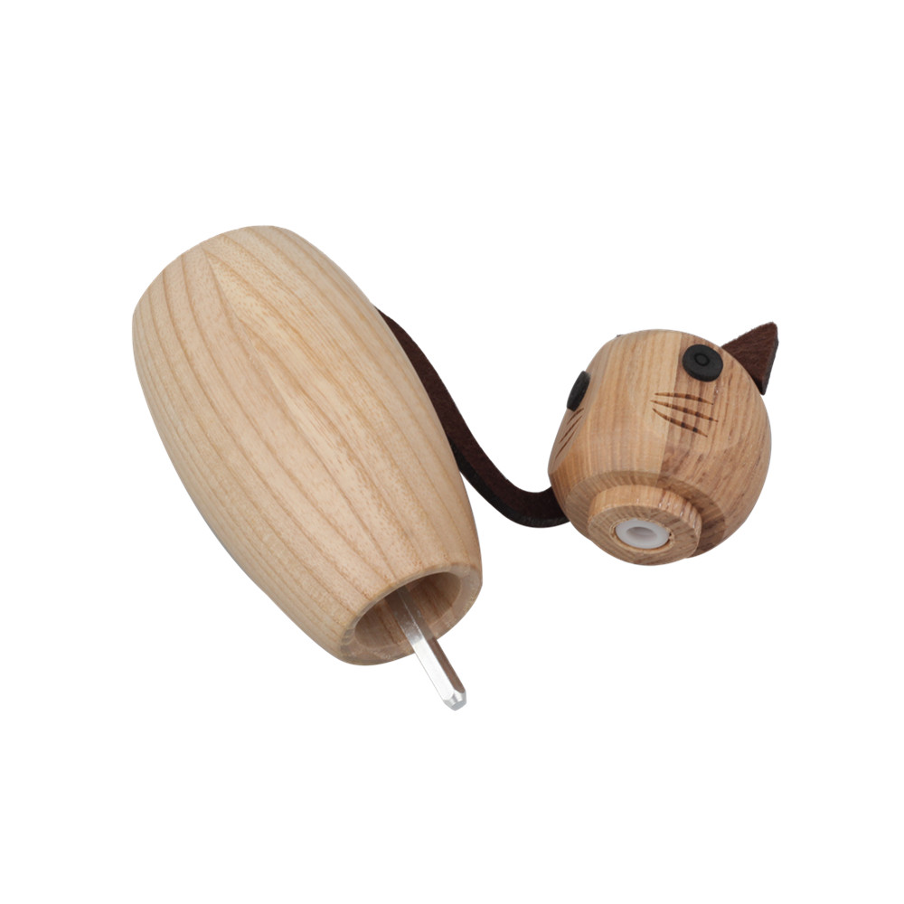 Lovely Style Wooden Salt And Pepper Grinder